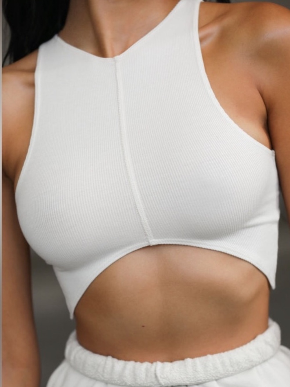 ♡ Joah Brown Curve Hem Crop Tank